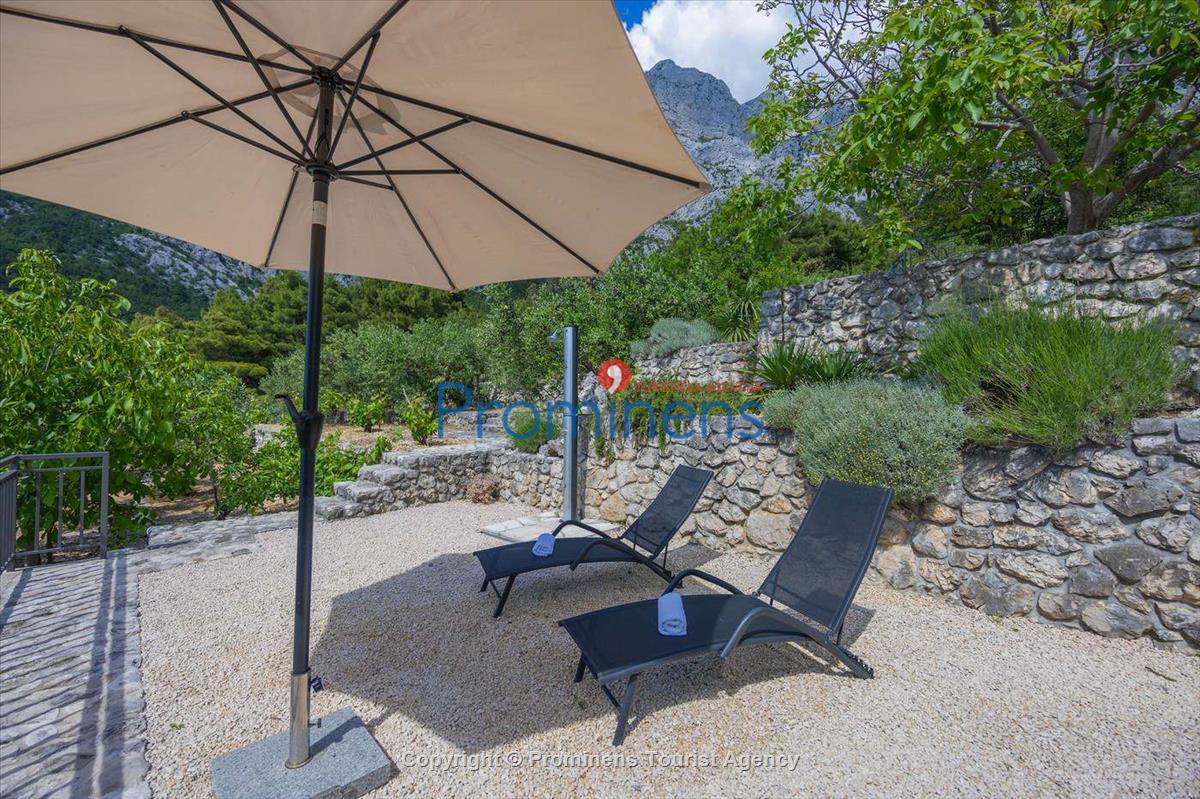 Alleinstehendes Ferienhaus Tome mit Meerblick oberhalb von Makarska
