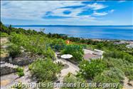 Alleinstehendes Ferienhaus Tome mit Meerblick oberhalb von Makarska