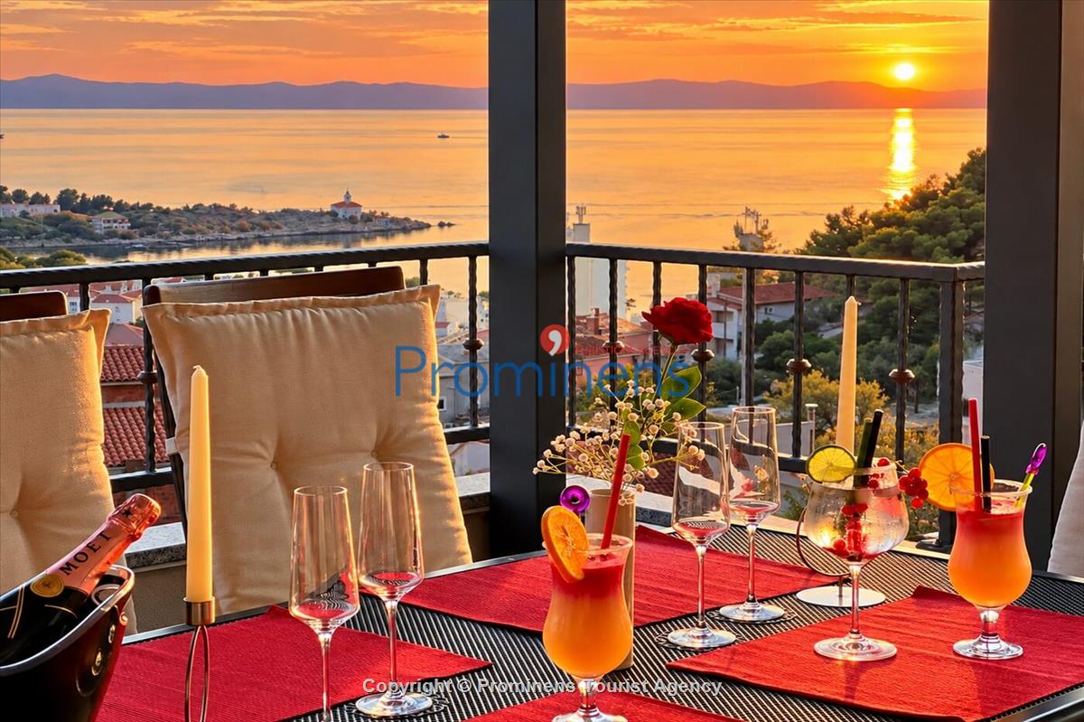 Penthouse apartman s whirlpoolom i pogledom na more, Makarska – 6 gostiju, 3 spavaće sobe