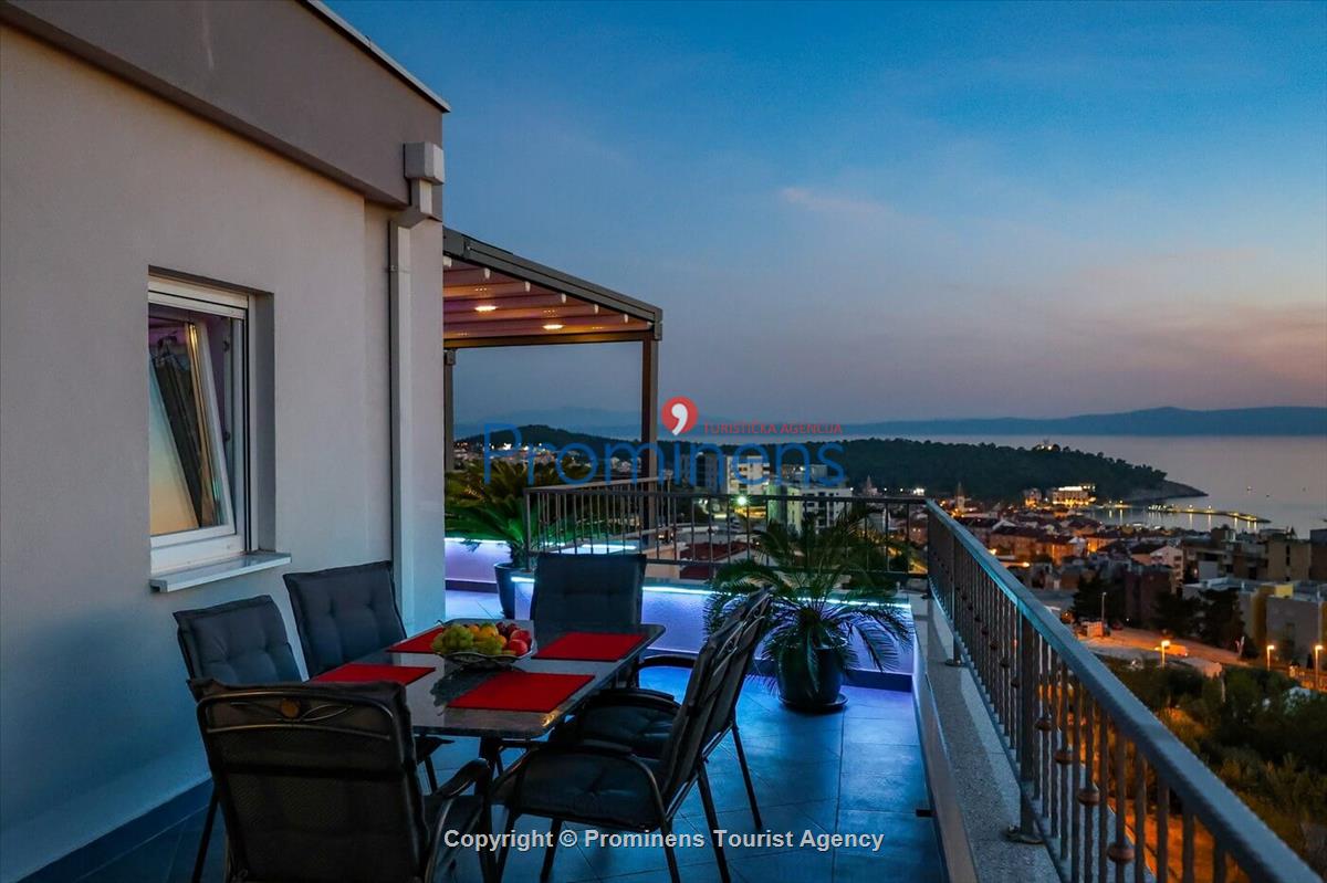 Atemberaubende Penthousewohnung mit Terrasse- Whirlpool und Meerblick in Makarska - 3 Schlafzimmer-2 Badezimmer