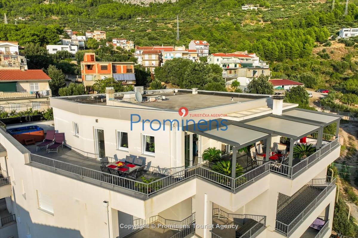 Atemberaubende Penthousewohnung mit Terrasse- Whirlpool und Meerblick in Makarska - 3 Schlafzimmer-2 Badezimmer