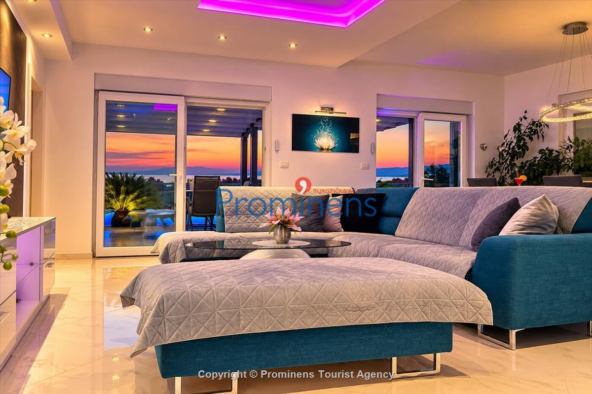 Penthouse apartman s whirlpoolom i pogledom na more, Makarska – 6 gostiju, 3 spavaće sobe
