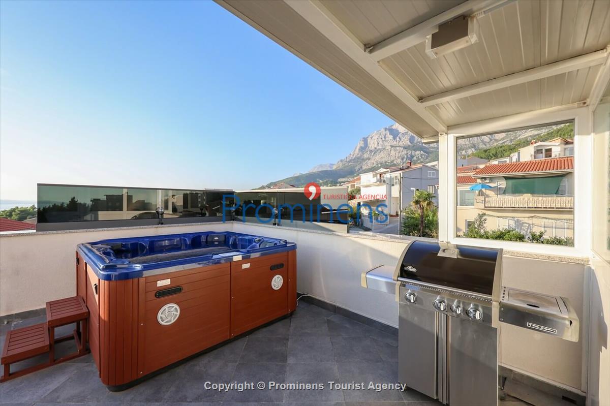 Atemberaubende Penthousewohnung mit Terrasse- Whirlpool und Meerblick in Makarska - 3 Schlafzimmer-2 Badezimmer