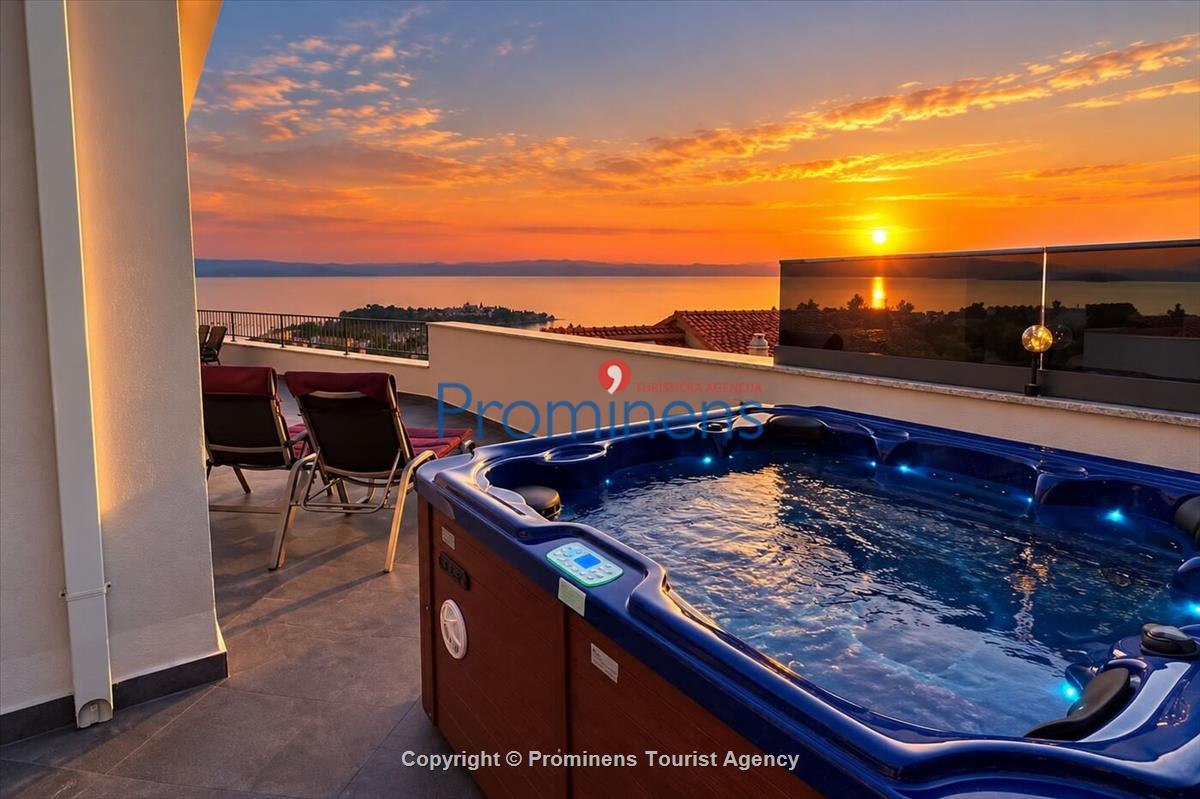 Penthouse apartman s whirlpoolom i pogledom na more, Makarska – 6 gostiju, 3 spavaće sobe