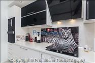 Atemberaubende Penthousewohnung mit Terrasse- Whirlpool und Meerblick in Makarska - 3 Schlafzimmer-2 Badezimmer