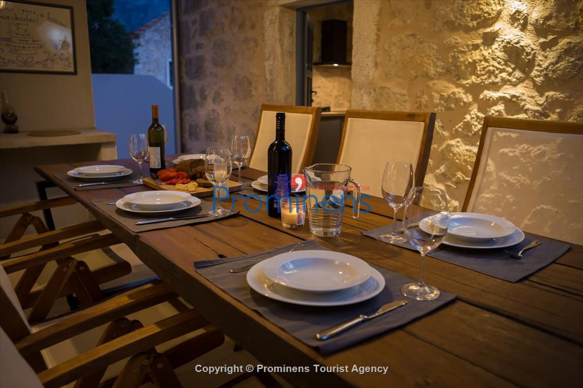 Ferienhaus Kaliope Zaostrog mit beheiztem Pool