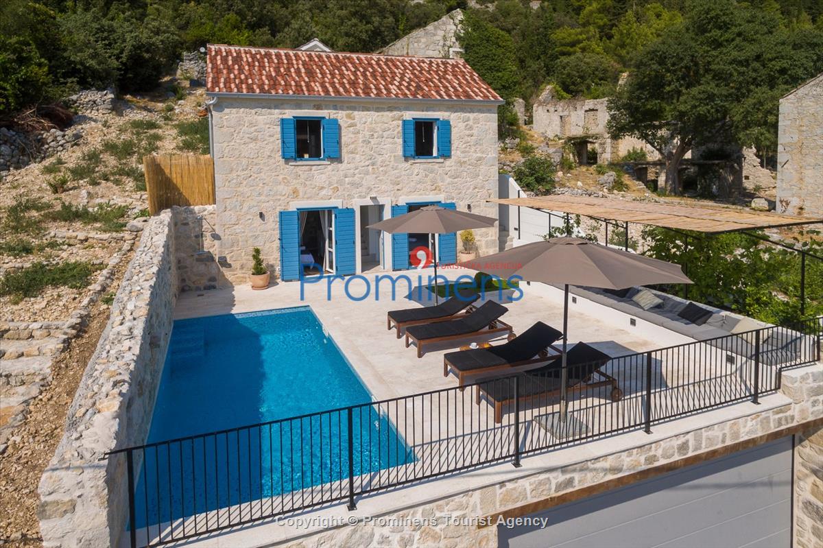 Holiday home Calliope with heated pool and sea view
