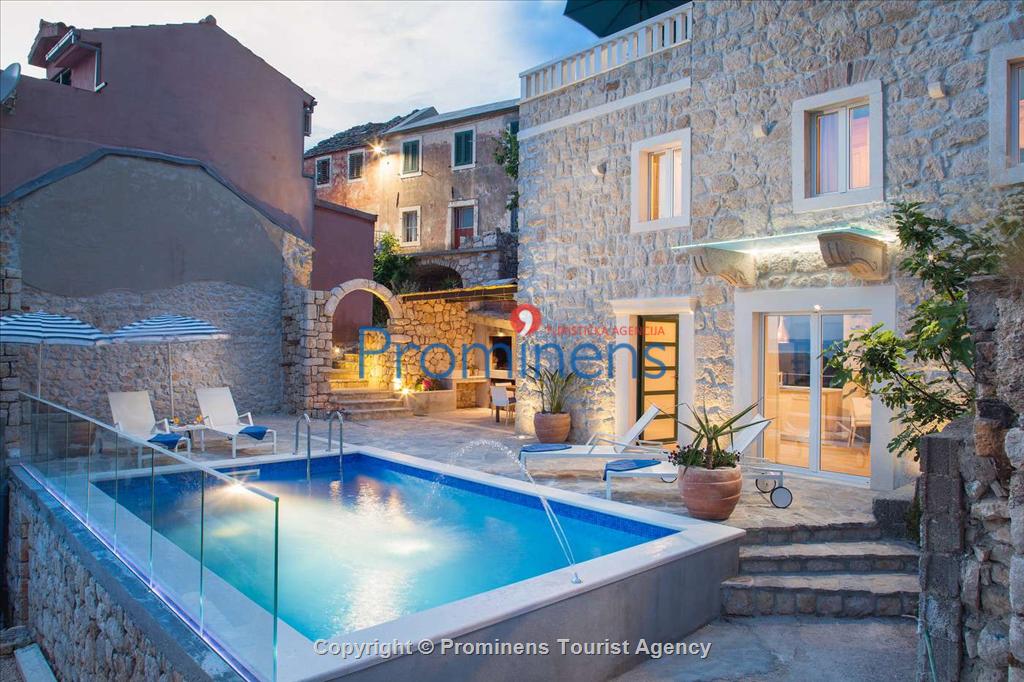 Ferienhaus Dolce Vita mit Pool in Tučepi