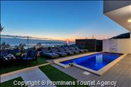 Villa Nera mit Pool in Makarska ruhige Lage drei Schlafzimmer Meerblick, Familienurlaub 