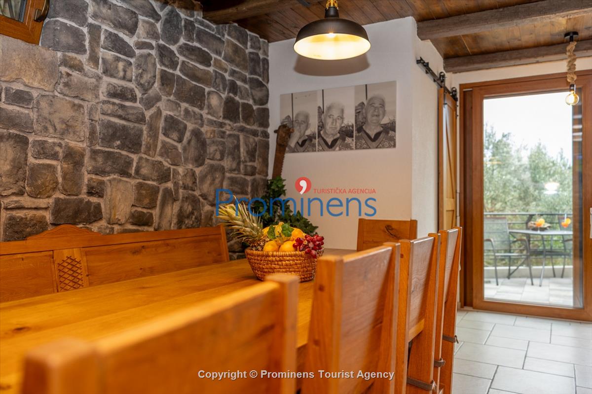 Villa Oscar s bazenom Makarska