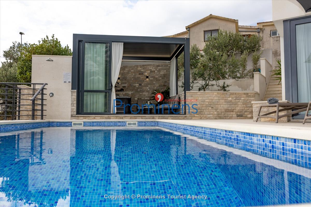 Villa Oscar s bazenom Makarska