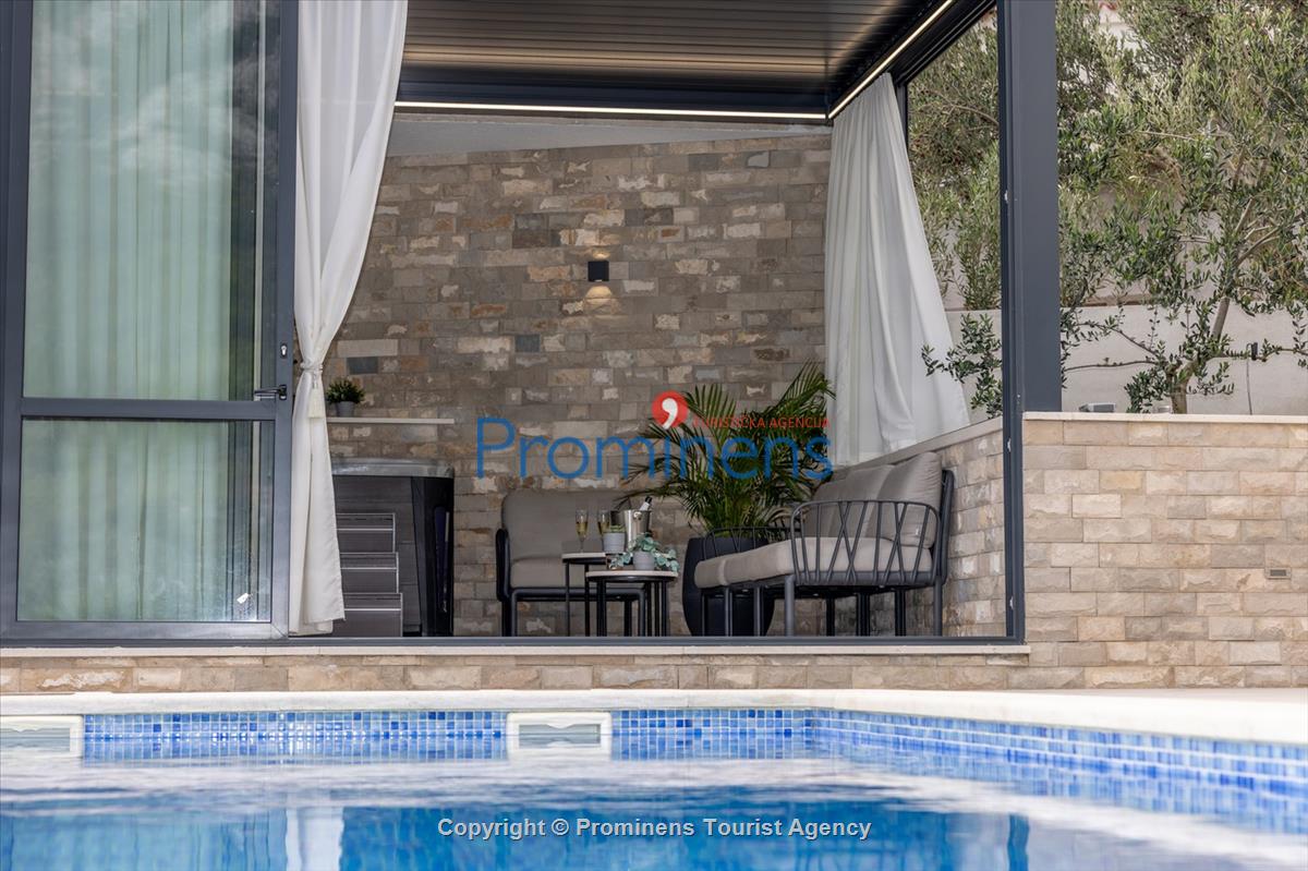 Villa Oscar s bazenom Makarska