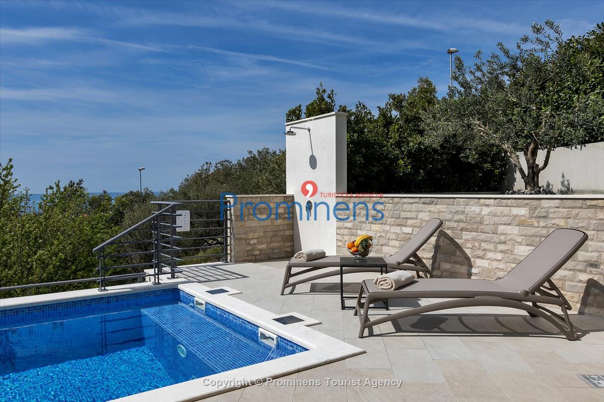 Ferienhaus Villa Oscar in Makarska mit beheiztem Pool Terrasse und Meerblick- ruhiger Familienurlaub