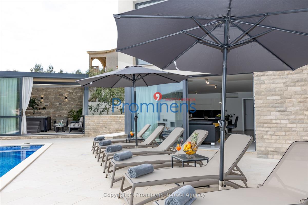 Villa Oscar s bazenom Makarska