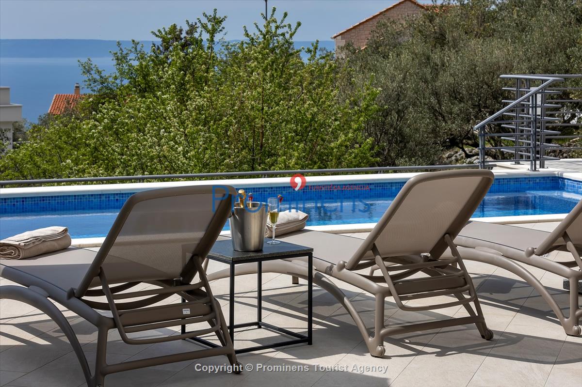 Ferienhaus Villa Oscar in Makarska mit beheiztem Pool Terrasse und Meerblick- ruhiger Familienurlaub