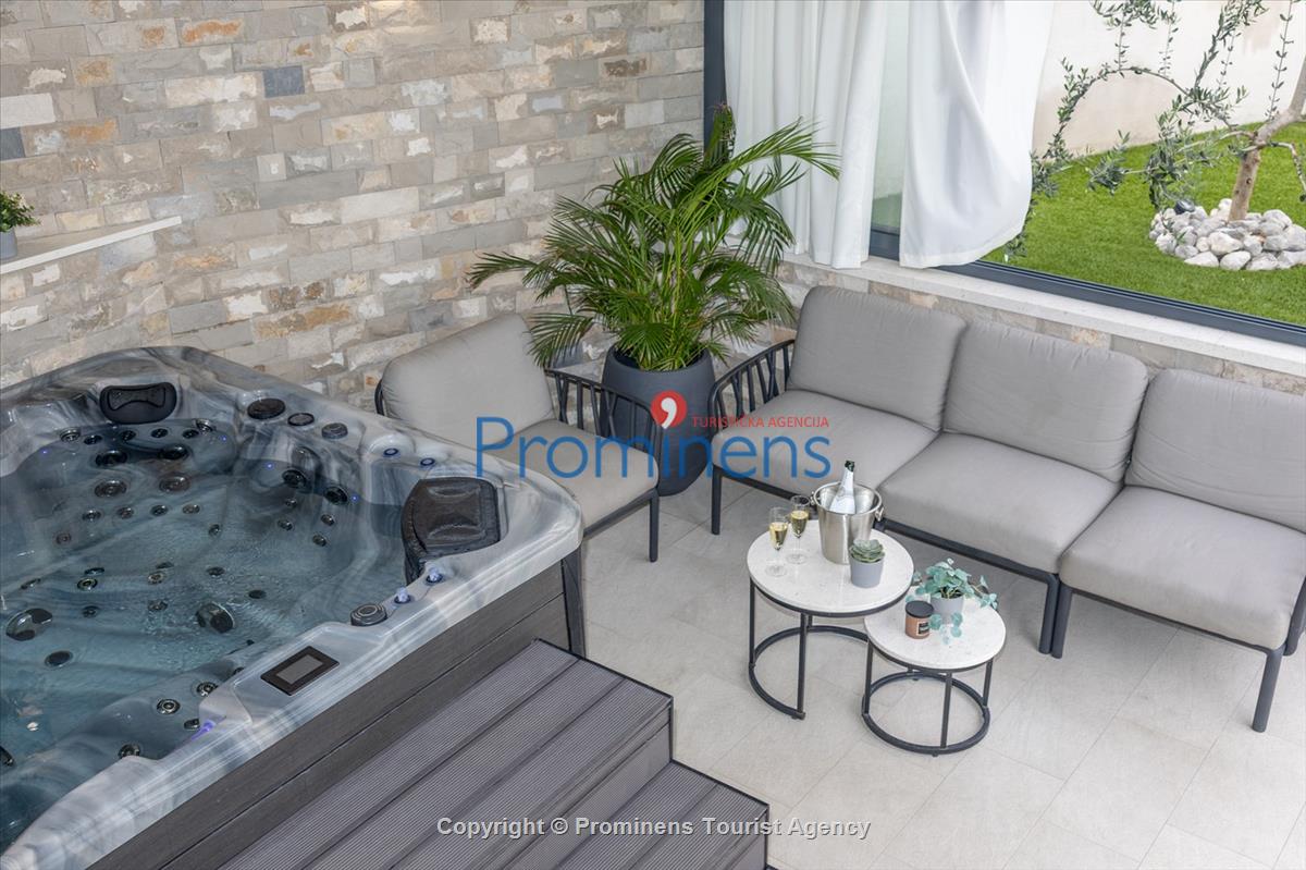 Villa Oscar s bazenom Makarska