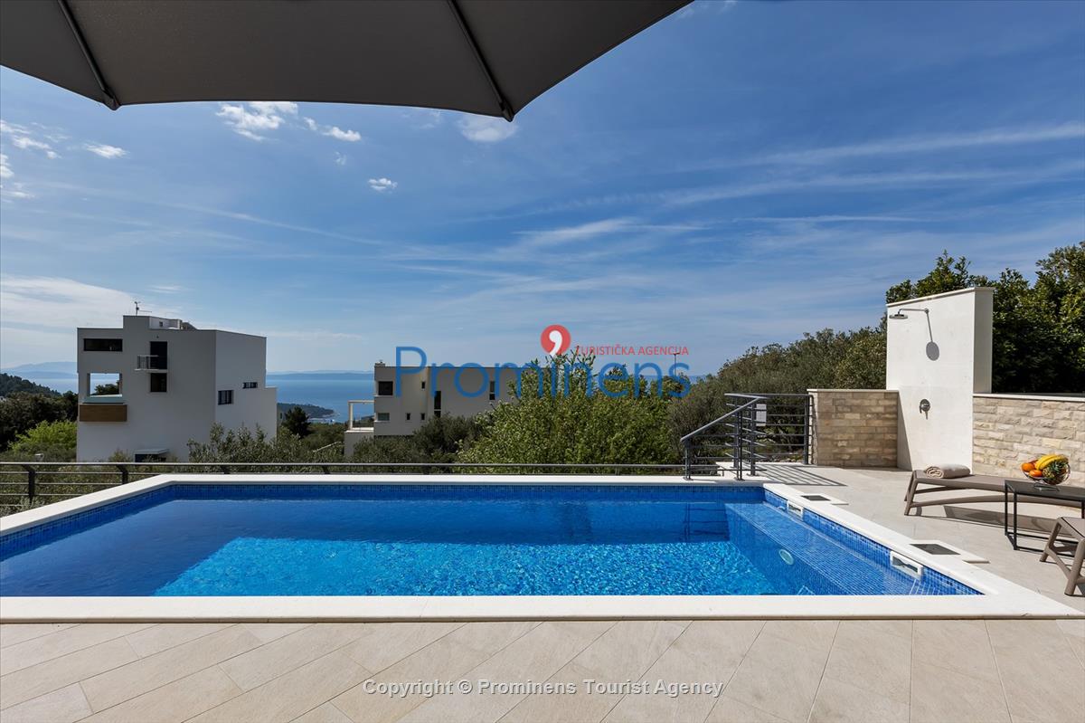 Ferienhaus Villa Oscar in Makarska mit beheiztem Pool Terrasse und Meerblick- ruhiger Familienurlaub