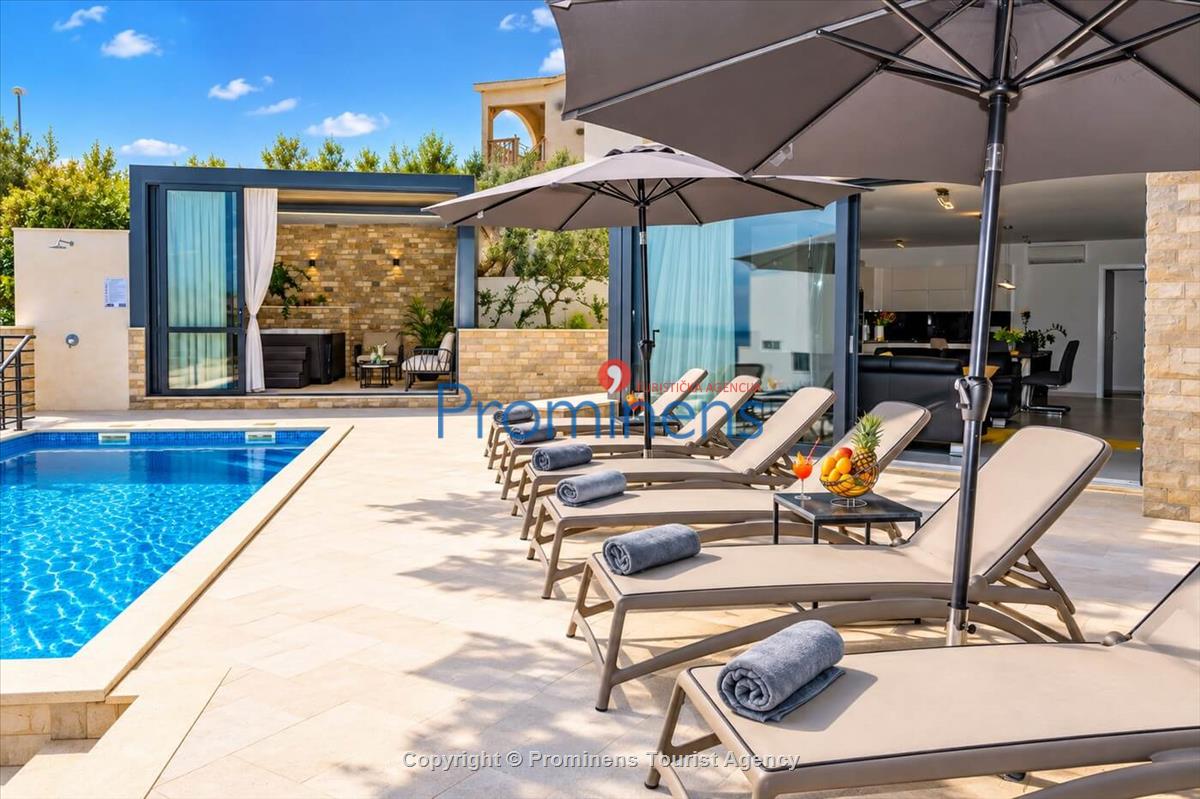Villa Oscar Makarska – bazen, whirlpool, jacuzzi, pogled na more, 6 osoba