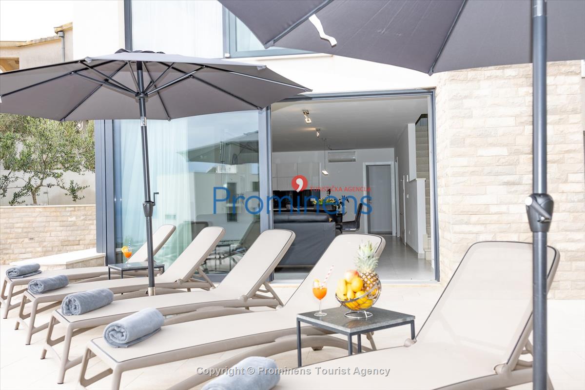 Villa Oscar s bazenom Makarska