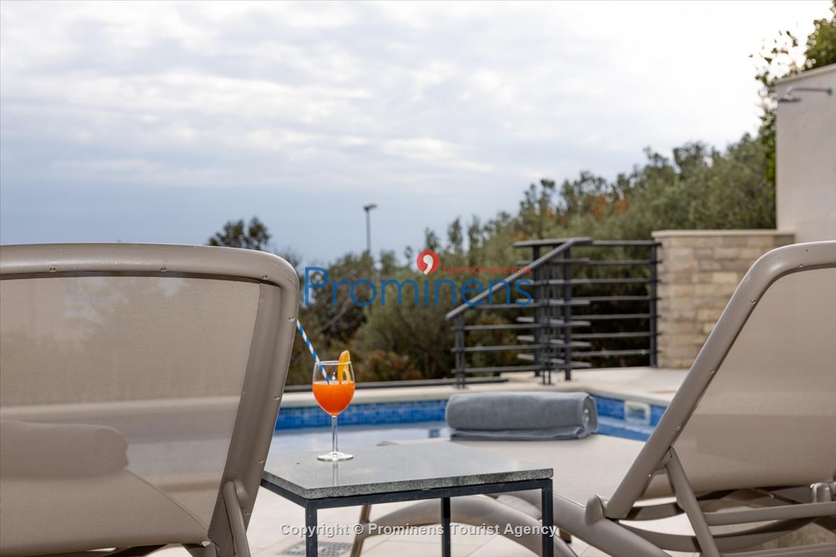 Villa Oscar s bazenom Makarska