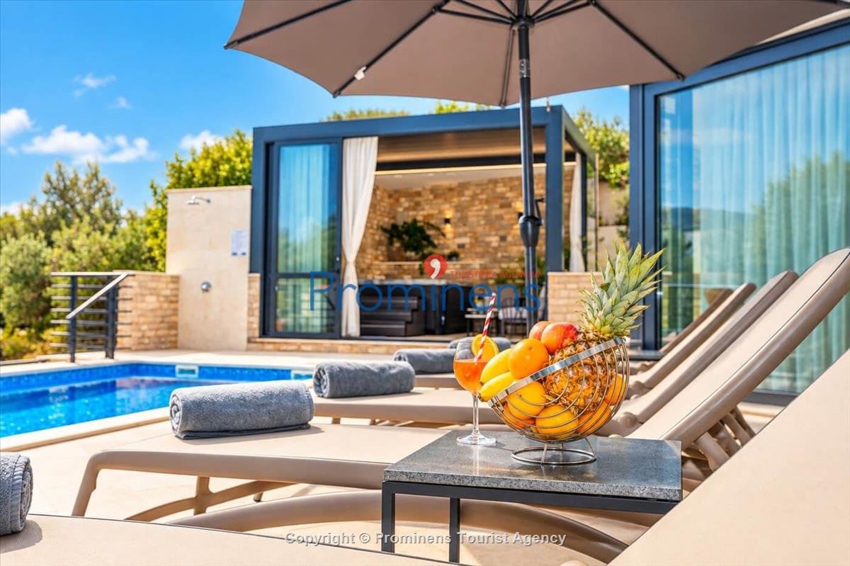 Villa Oscar Makarska – bazen, whirlpool, jacuzzi, pogled na more, 6 osoba