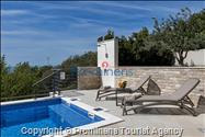 Ferienhaus Villa Oscar in Makarska mit beheiztem Pool Terrasse und Meerblick- ruhiger Familienurlaub