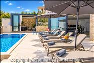 Villa Oscar Makarska – bazen, whirlpool, jacuzzi, pogled na more, 6 osoba