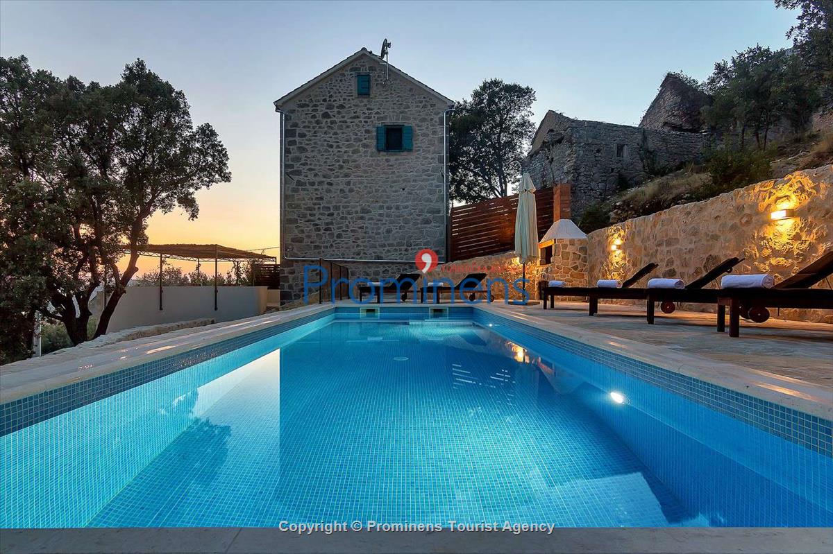 Ferienhaus Barbarella mit beheiztem Pool in Zaostrog - Makarska Riviera- vier Schlafzimmer 