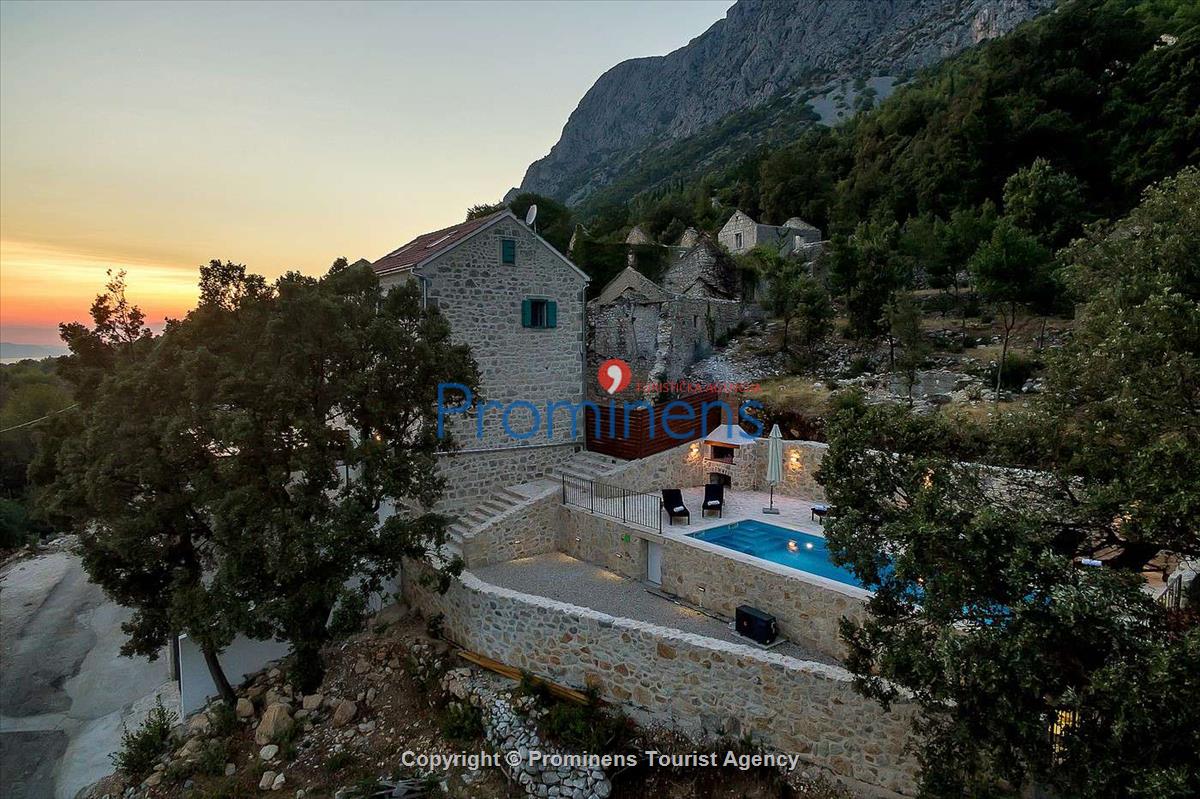 Ferienhaus Barbarella mit beheiztem Pool in Zaostrog - Makarska Riviera- vier Schlafzimmer 