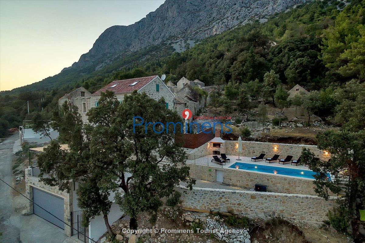 Ferienhaus Barbarella mit beheiztem Pool in Zaostrog - Makarska Riviera- vier Schlafzimmer 