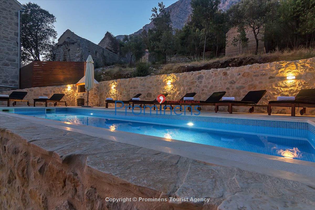 Ferienhaus Barbarella mit beheiztem Pool in Zaostrog - Makarska Riviera- vier Schlafzimmer 