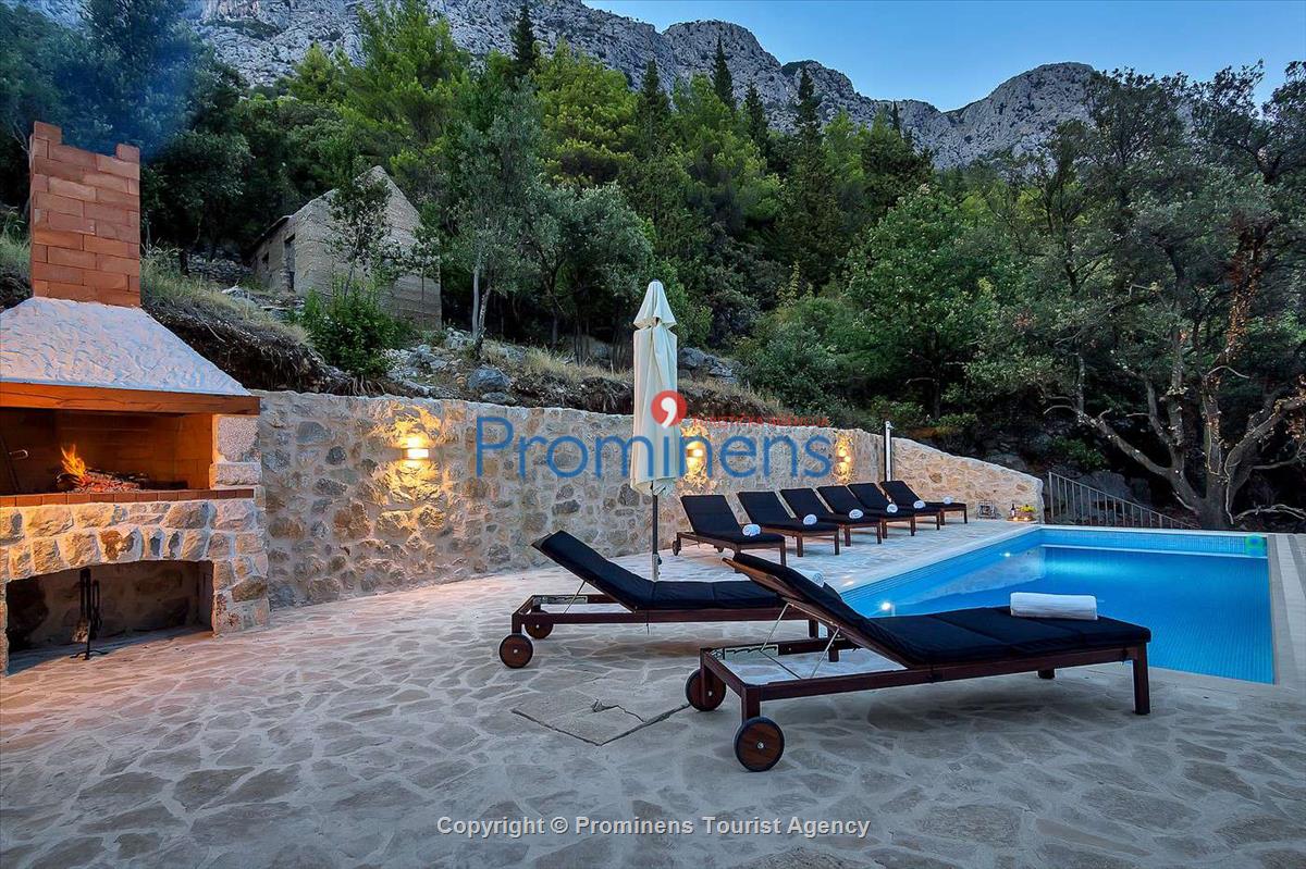 Ferienhaus Barbarella mit beheiztem Pool in Zaostrog - Makarska Riviera- vier Schlafzimmer 