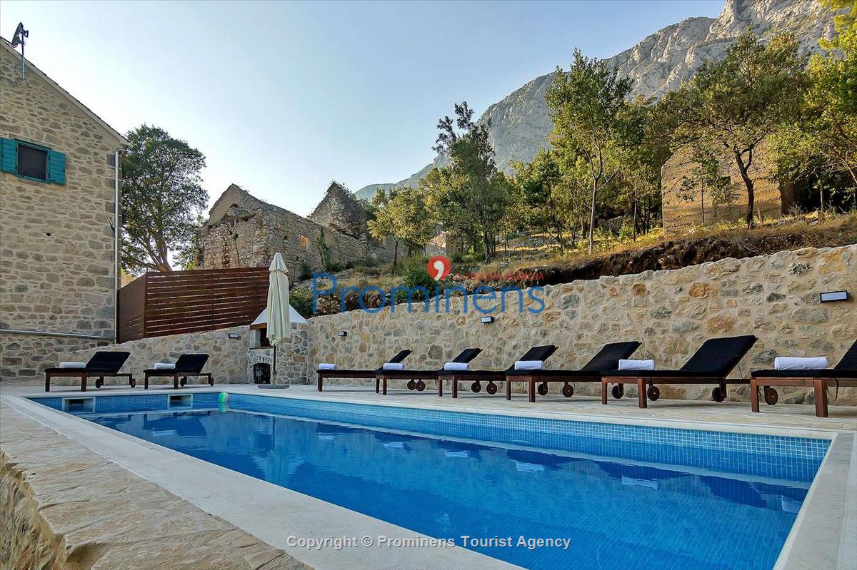 Ferienhaus Barbarella mit beheiztem Pool in Zaostrog - Makarska Riviera- vier Schlafzimmer 