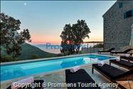 Ferienhaus Barbarella mit beheiztem Pool in Zaostrog - Makarska Riviera- vier Schlafzimmer 