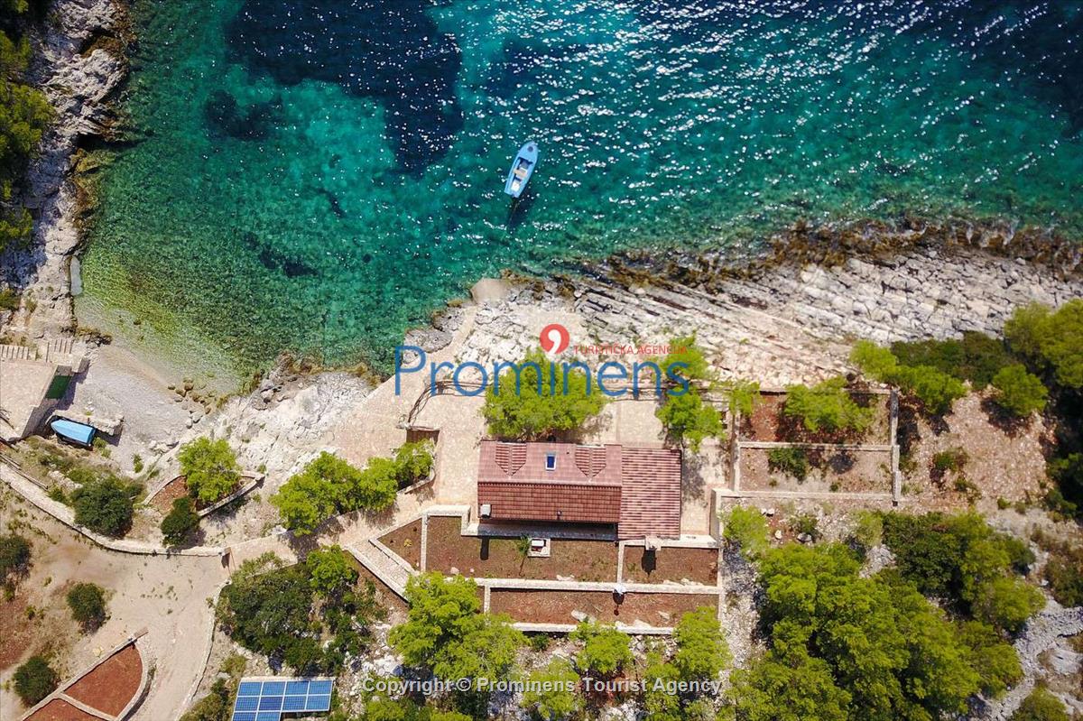 Secluded beachfront holiday home Rubin Hvar