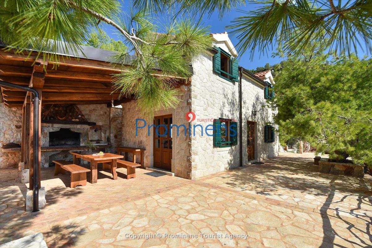 Secluded beachfront holiday home Rubin Hvar