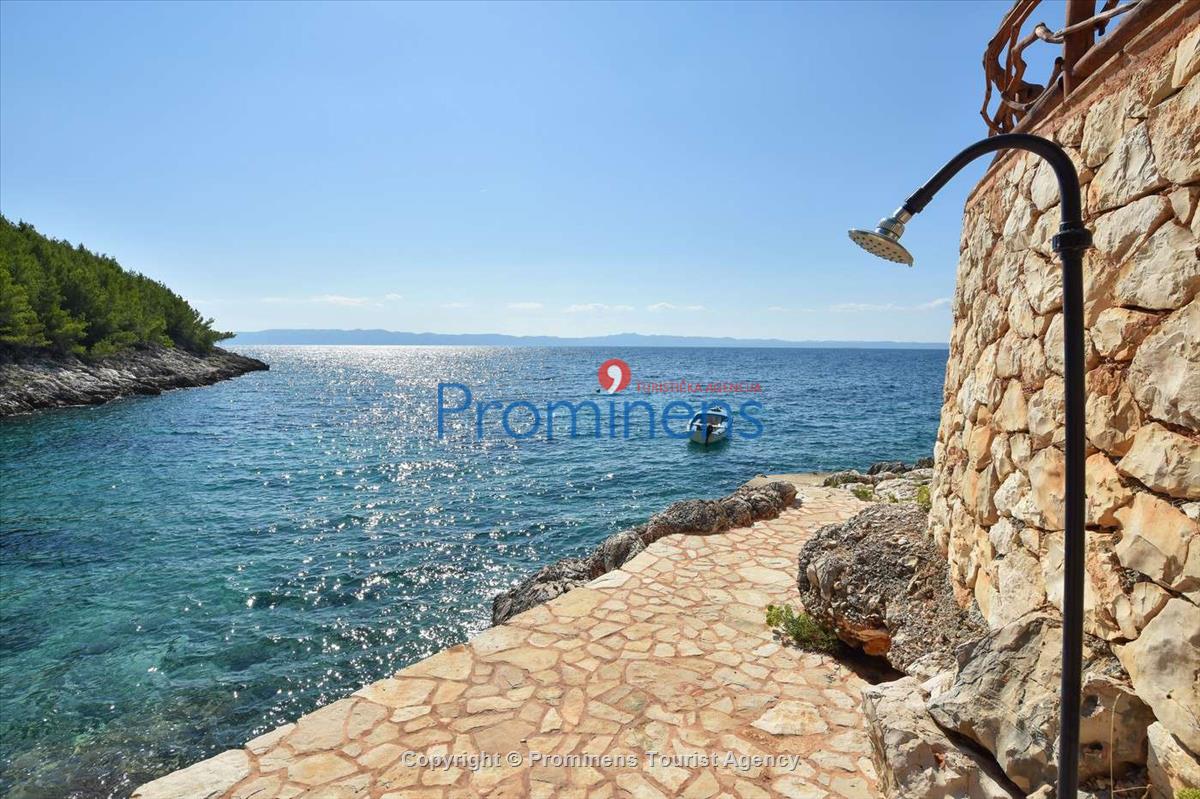 Secluded beachfront holiday home Rubin Hvar