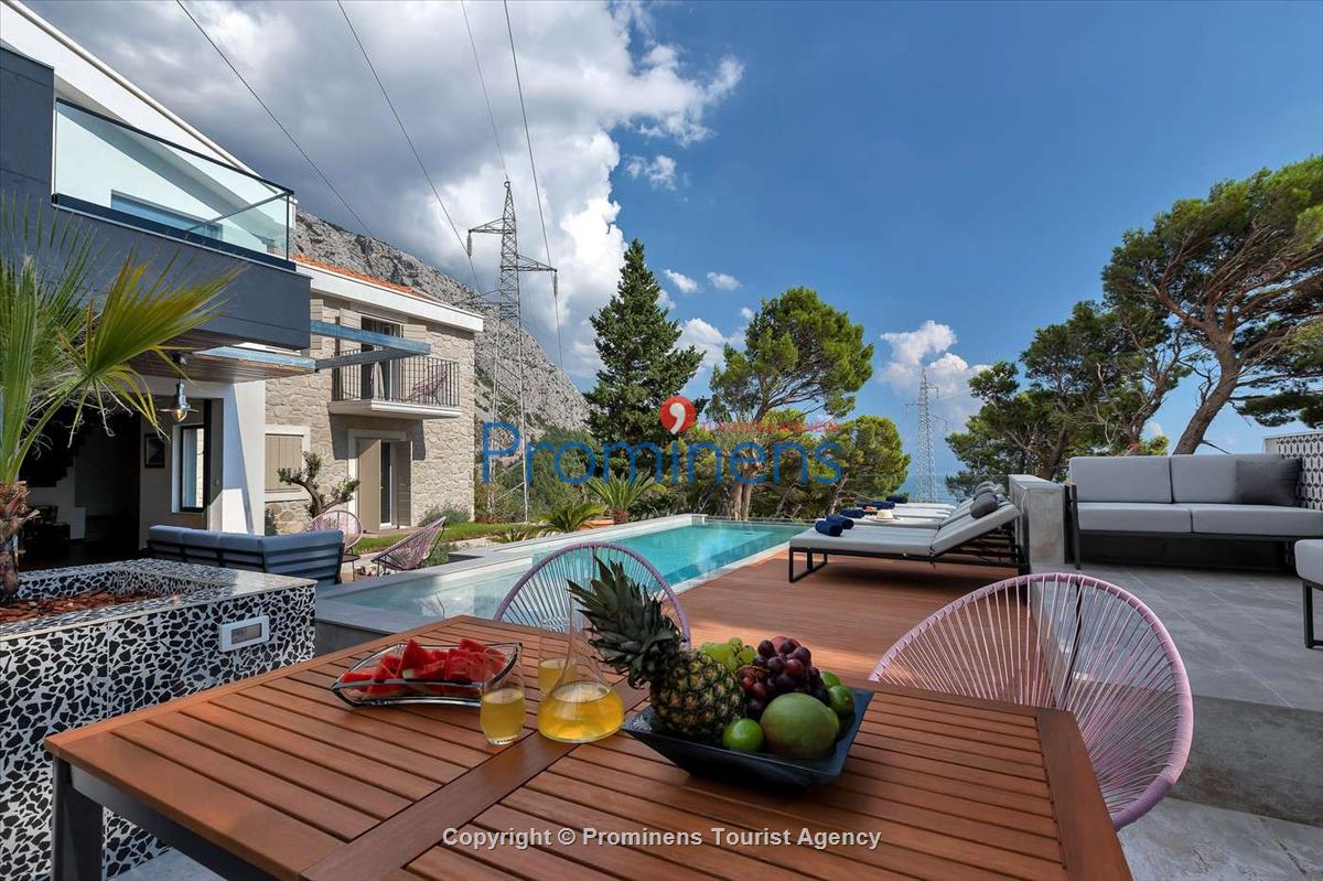 Erlebe den ultimativen Luxusurlaub in Kroatien - Miete die Villa DeLinda in Makarska mit Infinity-Pool  und einen atemberaubenden Blick auf das Meer