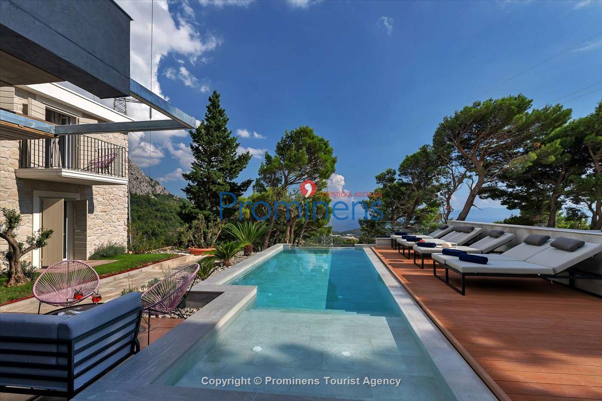 Erlebe den ultimativen Luxusurlaub in Kroatien - Miete die Villa DeLinda in Makarska mit Infinity-Pool  und einen atemberaubenden Blick auf das Meer