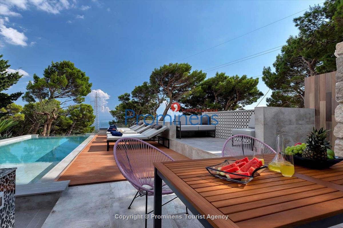 Erlebe den ultimativen Luxusurlaub in Kroatien - Miete die Villa DeLinda in Makarska mit Infinity-Pool  und einen atemberaubenden Blick auf das Meer