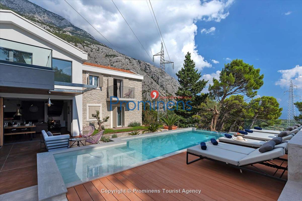 Erlebe den ultimativen Luxusurlaub in Kroatien - Miete die Villa DeLinda in Makarska mit Infinity-Pool  und einen atemberaubenden Blick auf das Meer