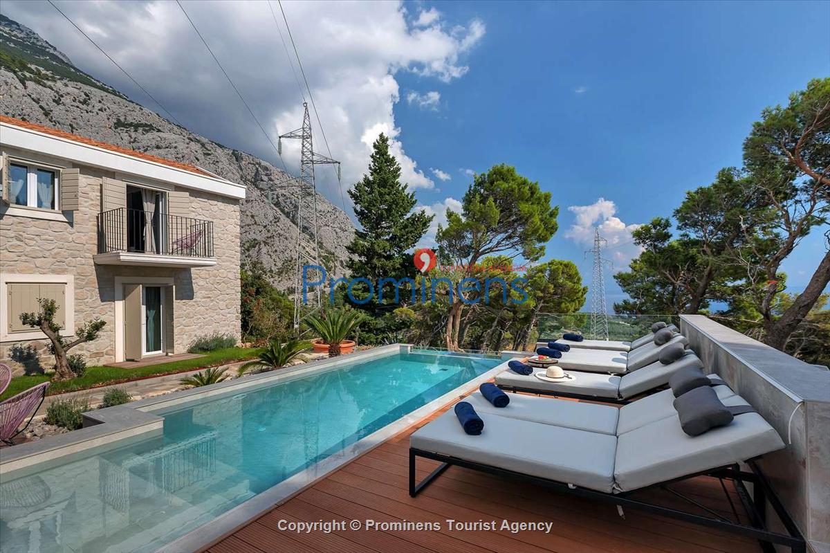 Erlebe den ultimativen Luxusurlaub in Kroatien - Miete die Villa DeLinda in Makarska mit Infinity-Pool  und einen atemberaubenden Blick auf das Meer