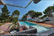 Erlebe den ultimativen Luxusurlaub in Kroatien - Miete die Villa DeLinda in Makarska mit Infinity-Pool  und einen atemberaubenden Blick auf das Meer