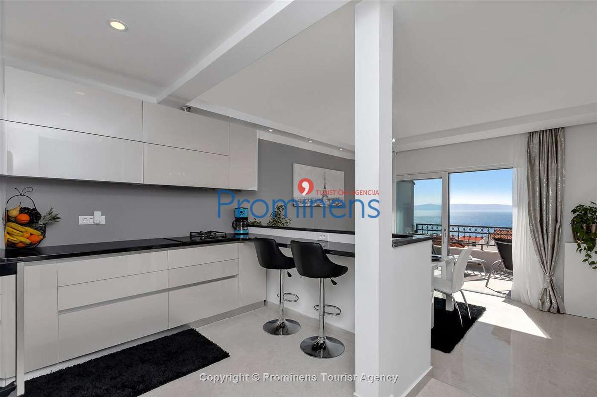 Ferienwohnung Nino in Makarska mit Meerblick - Modernes Apartment mit zwei Schlafzimmern