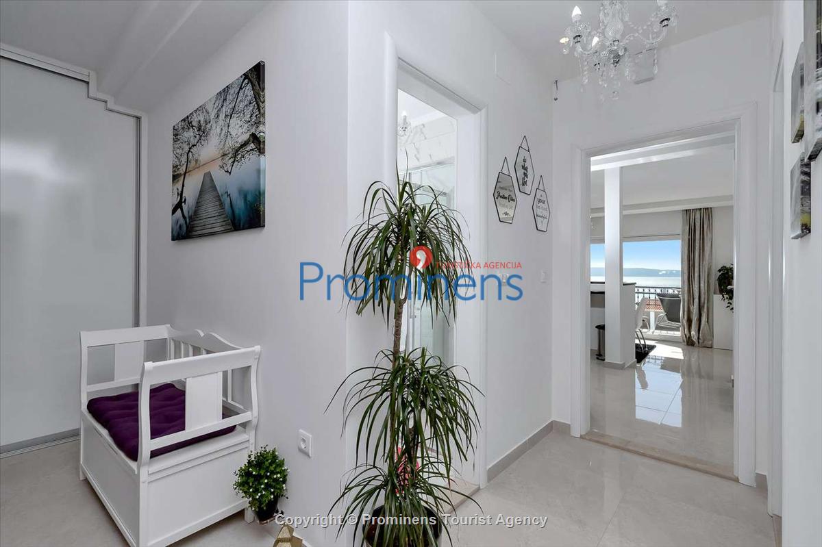 Ferienwohnung Nino in Makarska mit Meerblick - Modernes Apartment mit zwei Schlafzimmern