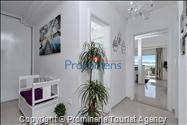 Ferienwohnung Nino in Makarska mit Meerblick - Modernes Apartment mit zwei Schlafzimmern