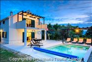 Modernes Ferienhaus Blue Stone mit beheiztem Pool in Zaostrog  Makarska Riviera,  Familienurlaub in Kroatien