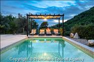 Modernes Ferienhaus Blue Stone mit beheiztem Pool in Zaostrog  Makarska Riviera,  Familienurlaub in Kroatien