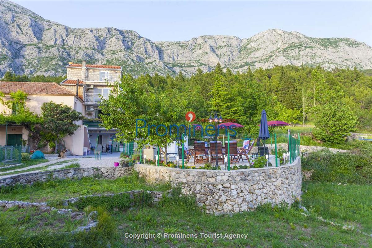 Ferienhaus Ljubini dvori mit Pool in Tučepi Makarska Riviera mieten