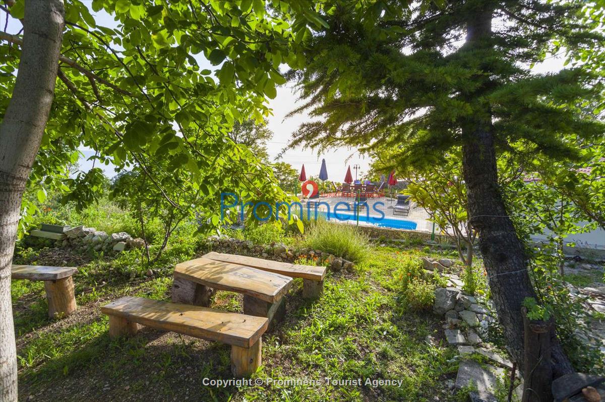 Ferienhaus Ljubini dvori mit Pool in Tučepi Makarska Riviera mieten